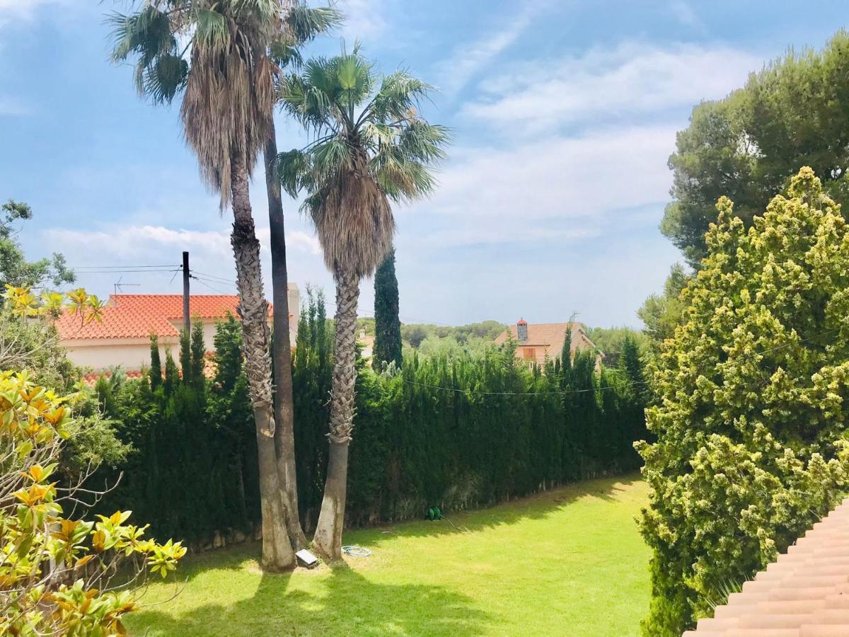 Casa mediterránea con gran jardín y piscina a 500 m de la playa Roda de Bará Esterno foto