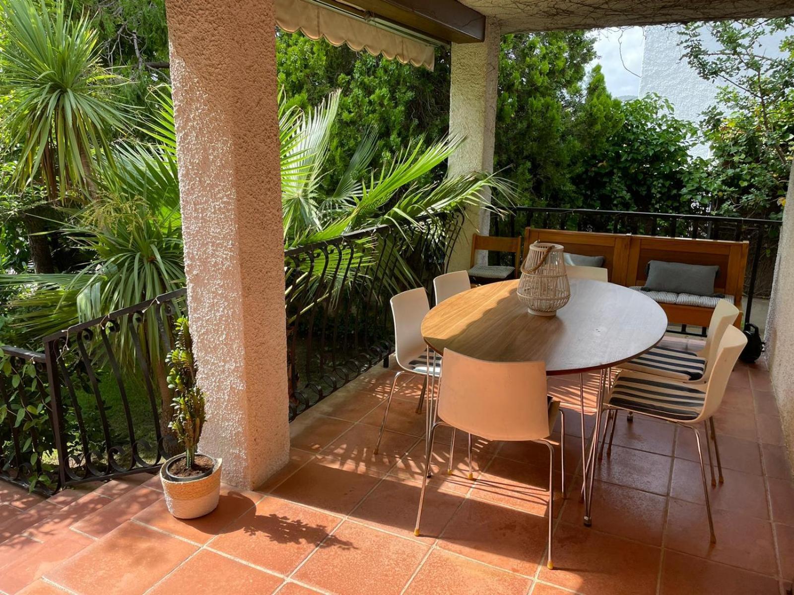 Casa mediterránea con gran jardín y piscina a 500 m de la playa Roda de Bará Esterno foto