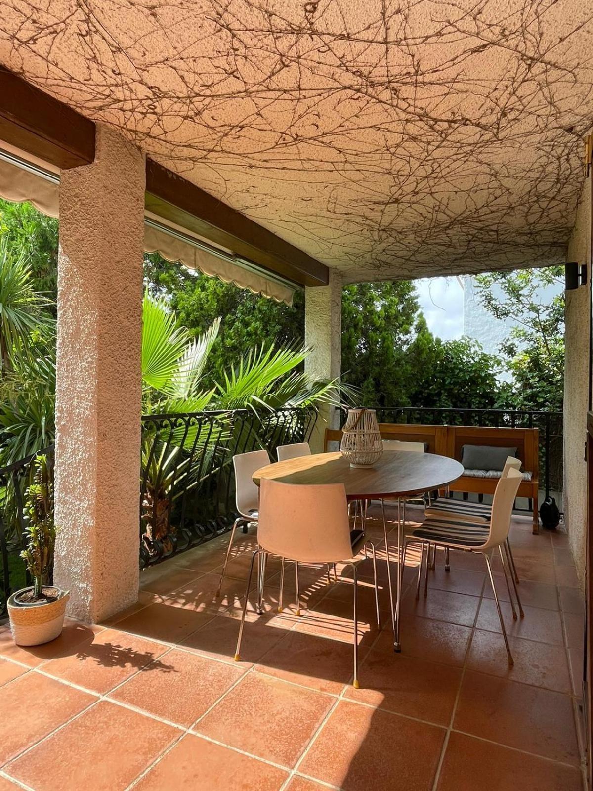 Casa mediterránea con gran jardín y piscina a 500 m de la playa Roda de Bará Esterno foto