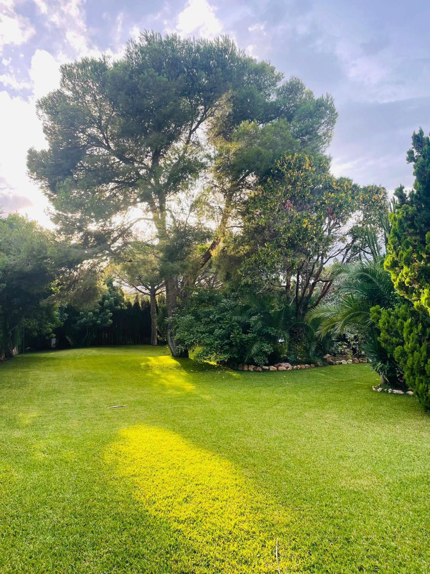Casa mediterránea con gran jardín y piscina a 500 m de la playa Roda de Bará Esterno foto